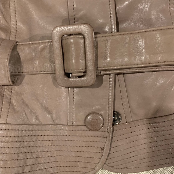 Belted Guess leather jacket - Picture 5 of 8
